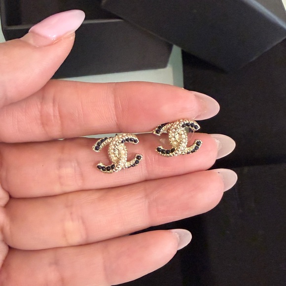 CHANEL Jewelry - Chanel Gold and Black CC pearl Stud Earrings
